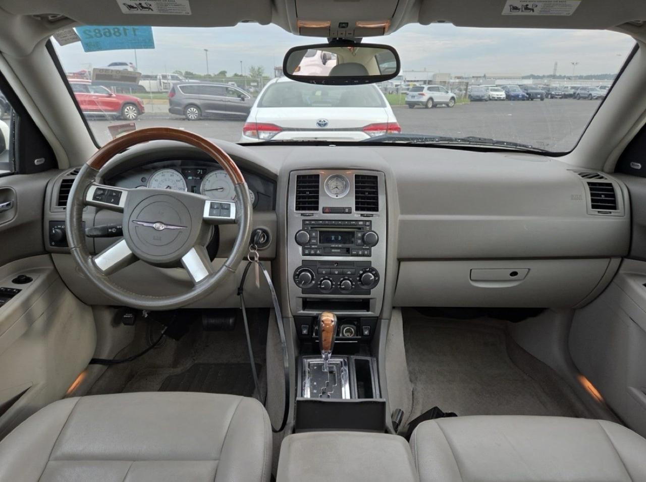 Chrysler 300 4dr Sdn 300 Limited RWD 2007