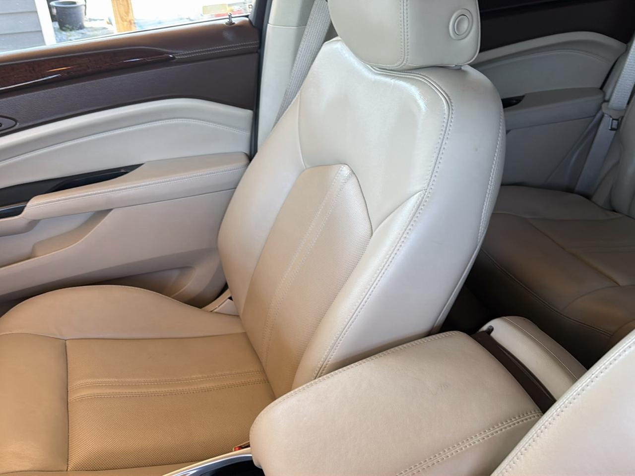 Cadillac SRX FWD 4dr Luxury Collection 2016