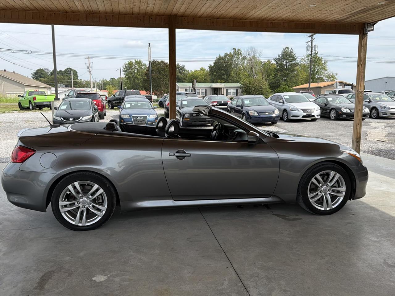 Infiniti G37 Convertible 2dr Base 2010