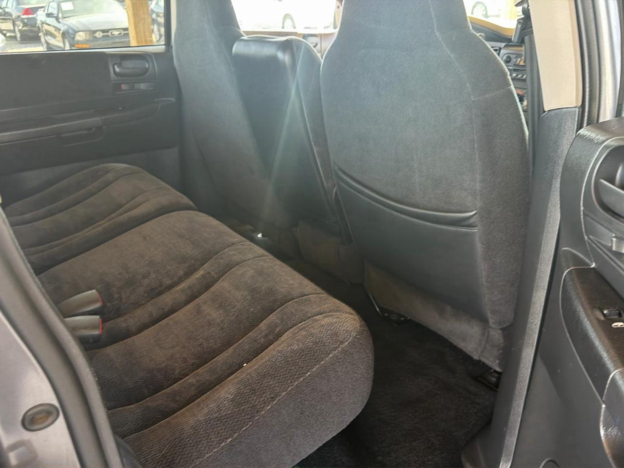 Dodge Dakota 4dr Quad Cab 131" WB SLT 2003