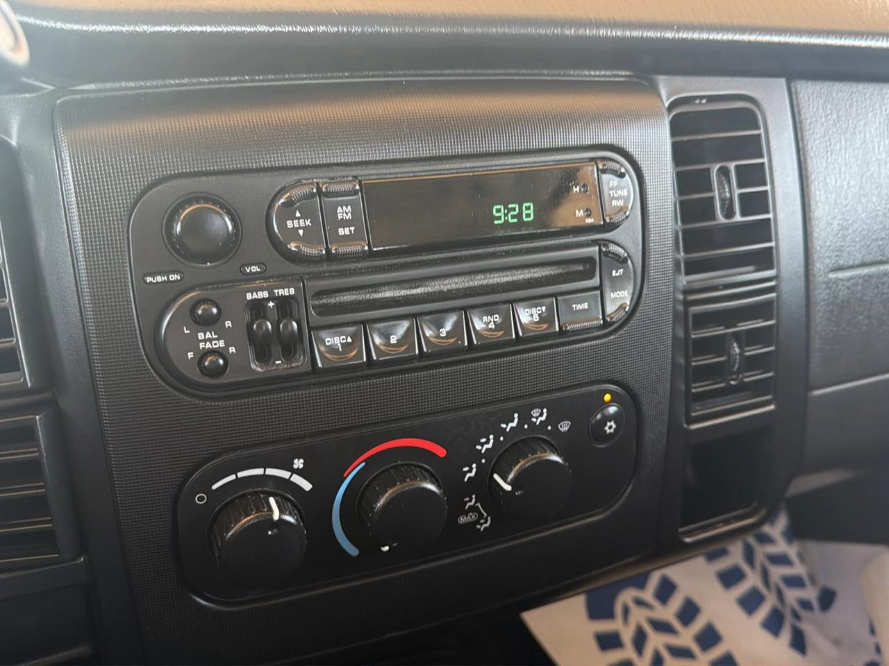 Dodge Dakota 4dr Quad Cab 131" WB SLT 2003