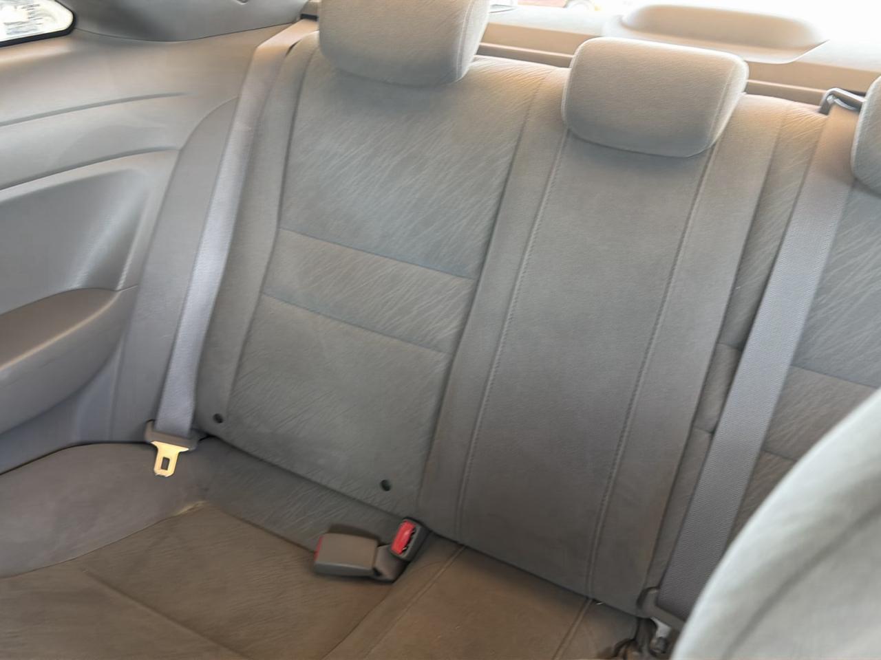 Honda Civic Cpe LX AT 2006