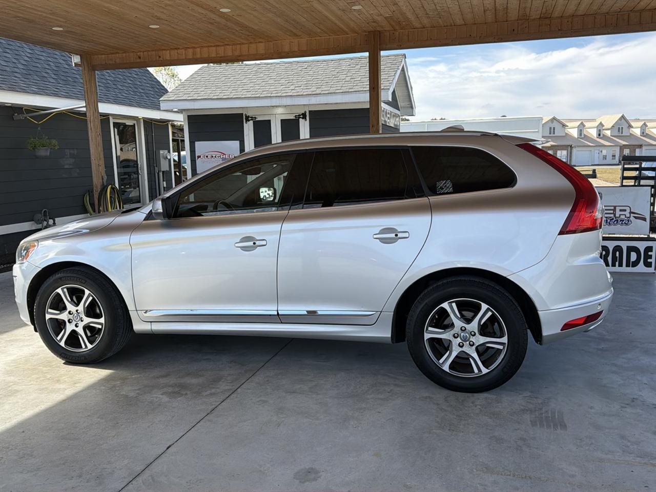 Volvo XC60 2015.5 AWD 4dr T6 2015