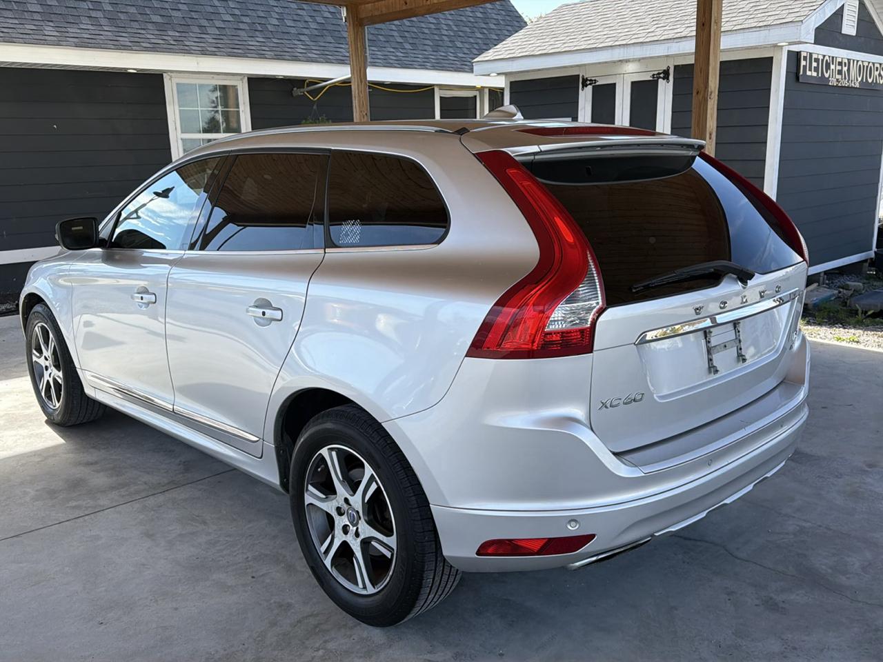 Volvo XC60 2015.5 AWD 4dr T6 2015
