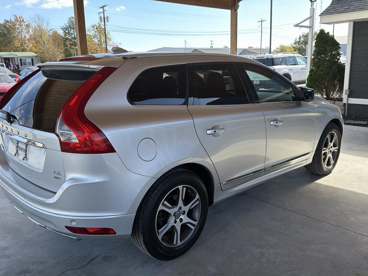 Volvo XC60 2015.5 AWD 4dr T6 2015