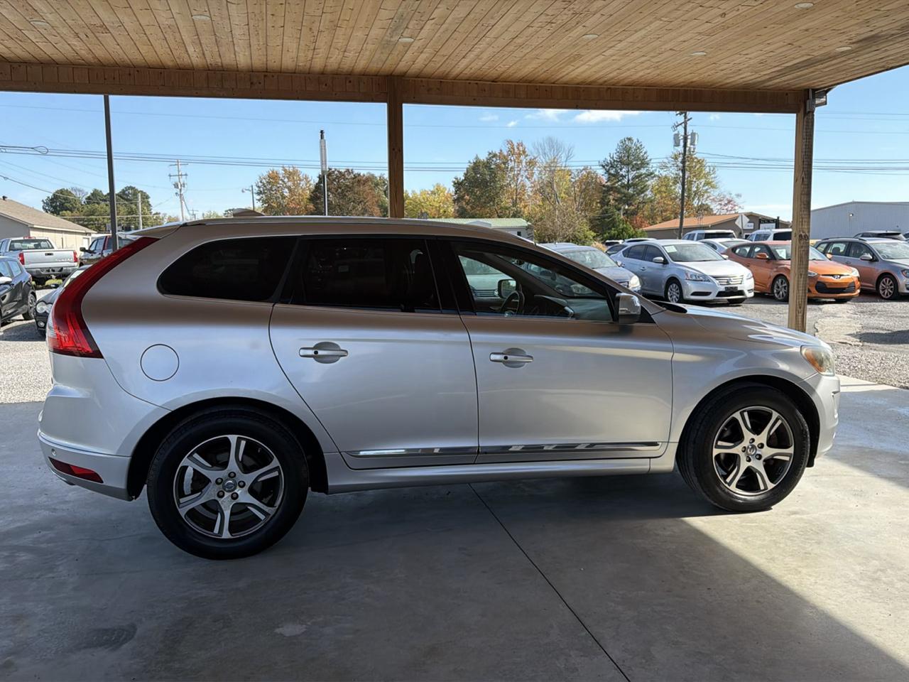 Volvo XC60 2015.5 AWD 4dr T6 2015