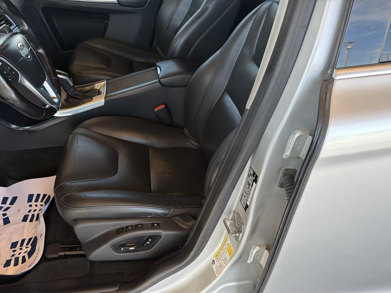 Volvo XC60 2015.5 AWD 4dr T6 2015