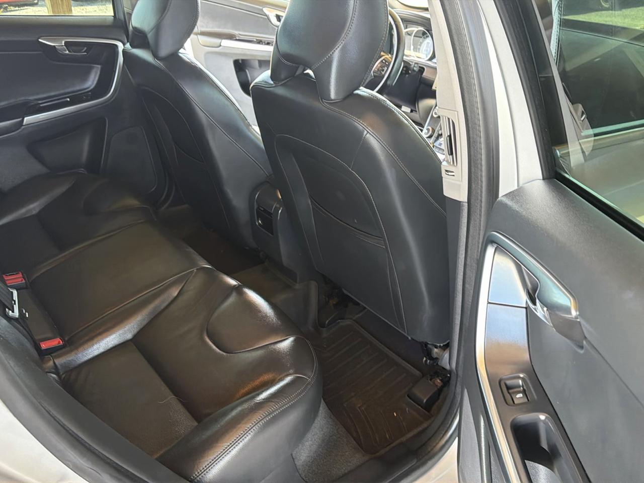 Volvo XC60 2015.5 AWD 4dr T6 2015