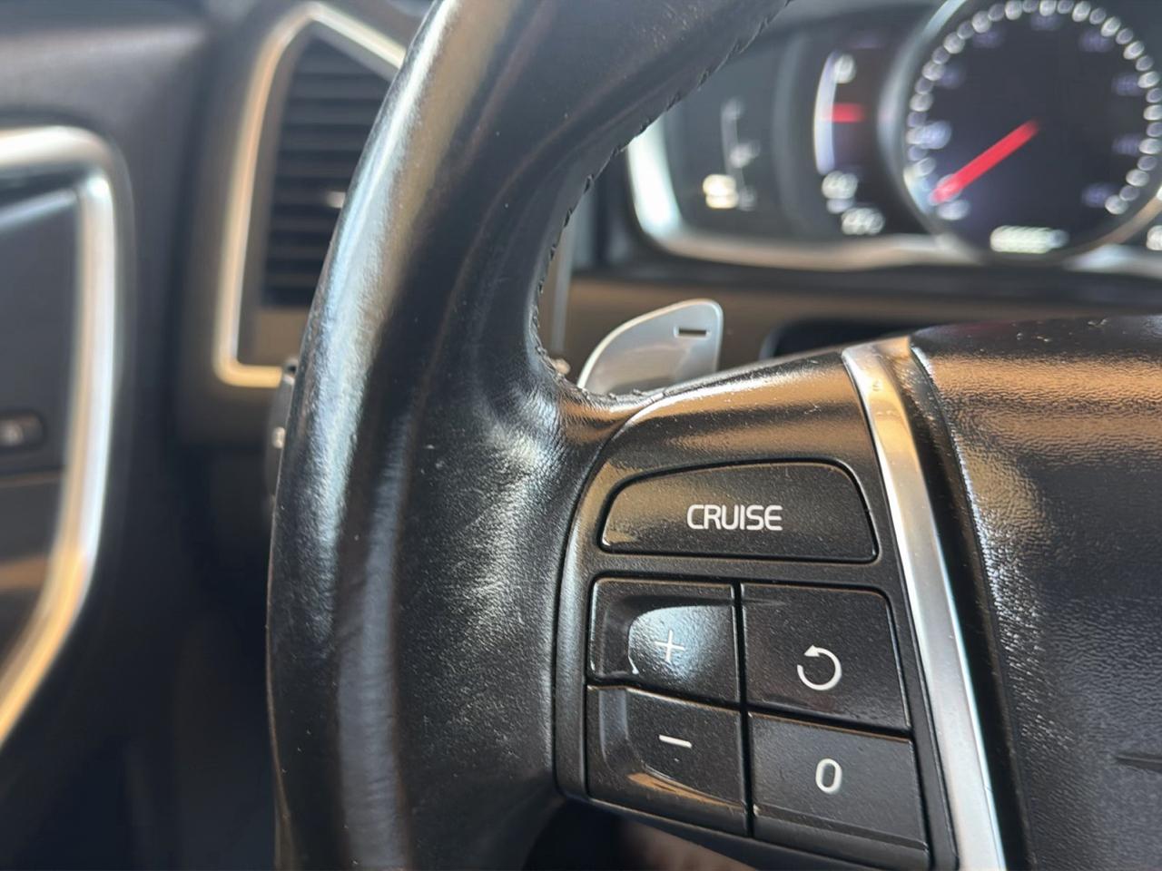 Volvo XC60 2015.5 AWD 4dr T6 2015