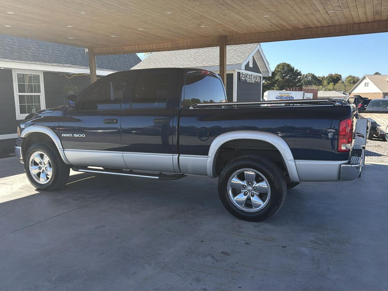 Dodge Ram 1500 4dr Quad Cab 140.5" WB 4WD SLT 2004