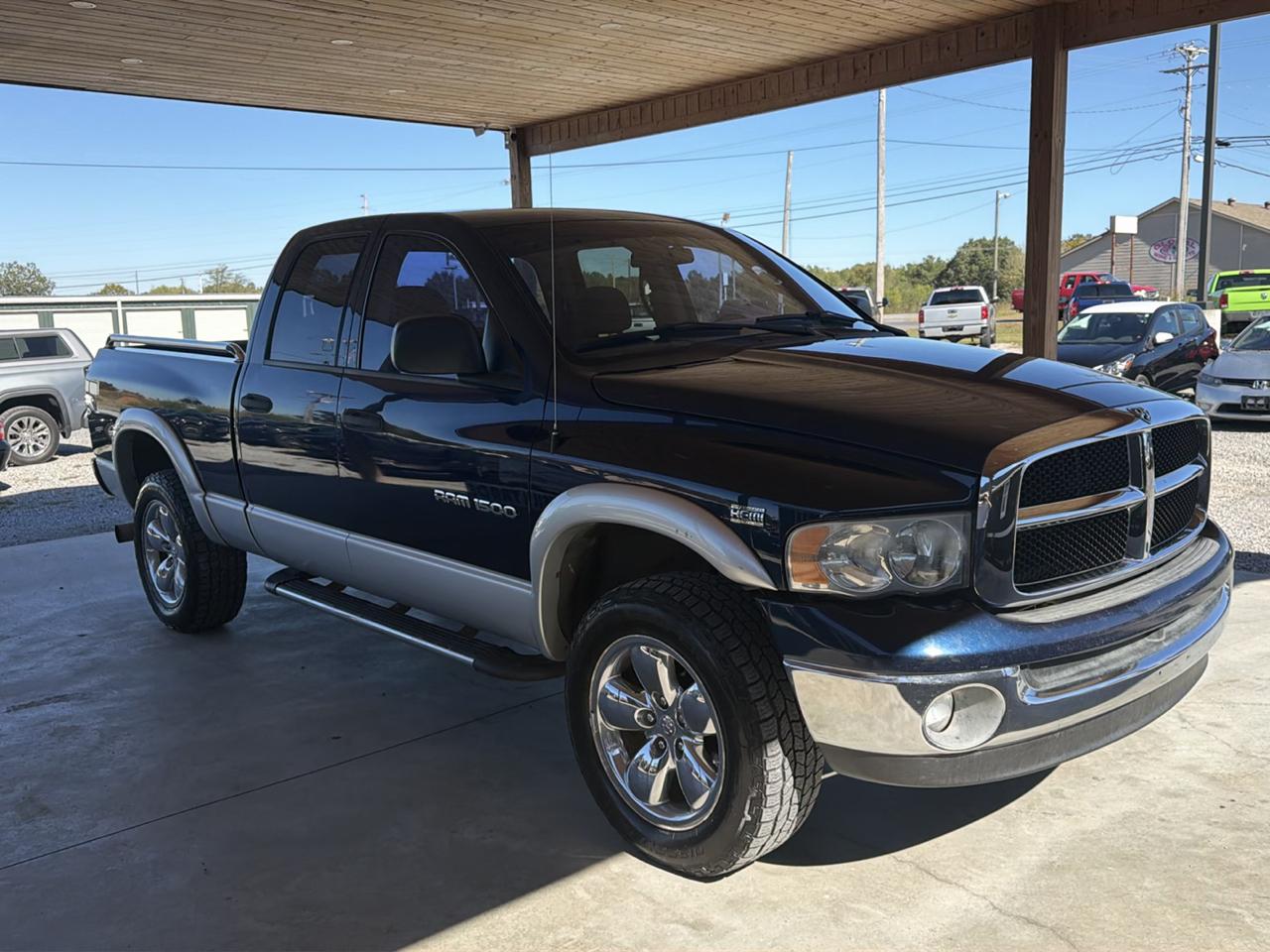 Dodge Ram 1500 4dr Quad Cab 140.5" WB 4WD SLT 2004