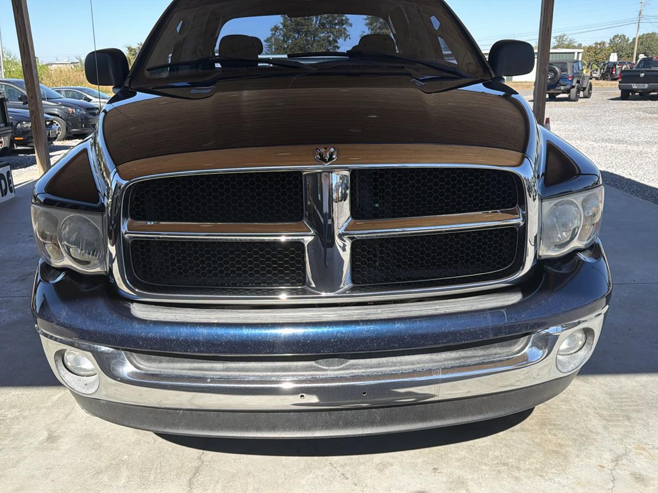 Dodge Ram 1500 4dr Quad Cab 140.5" WB 4WD SLT 2004