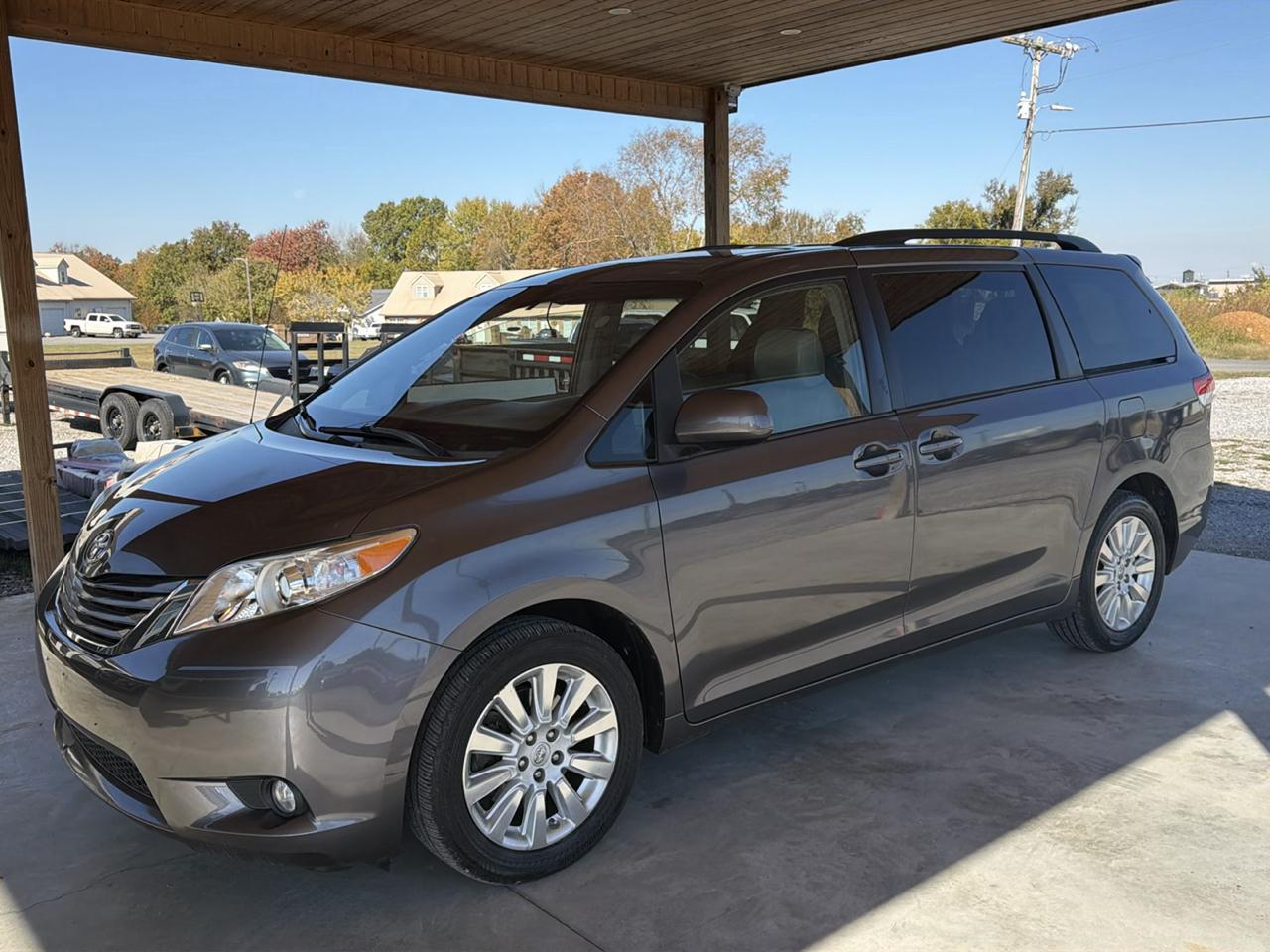 Toyota Sienna 5dr 7-Pass Van V6 Ltd AWD (Natl) 2014