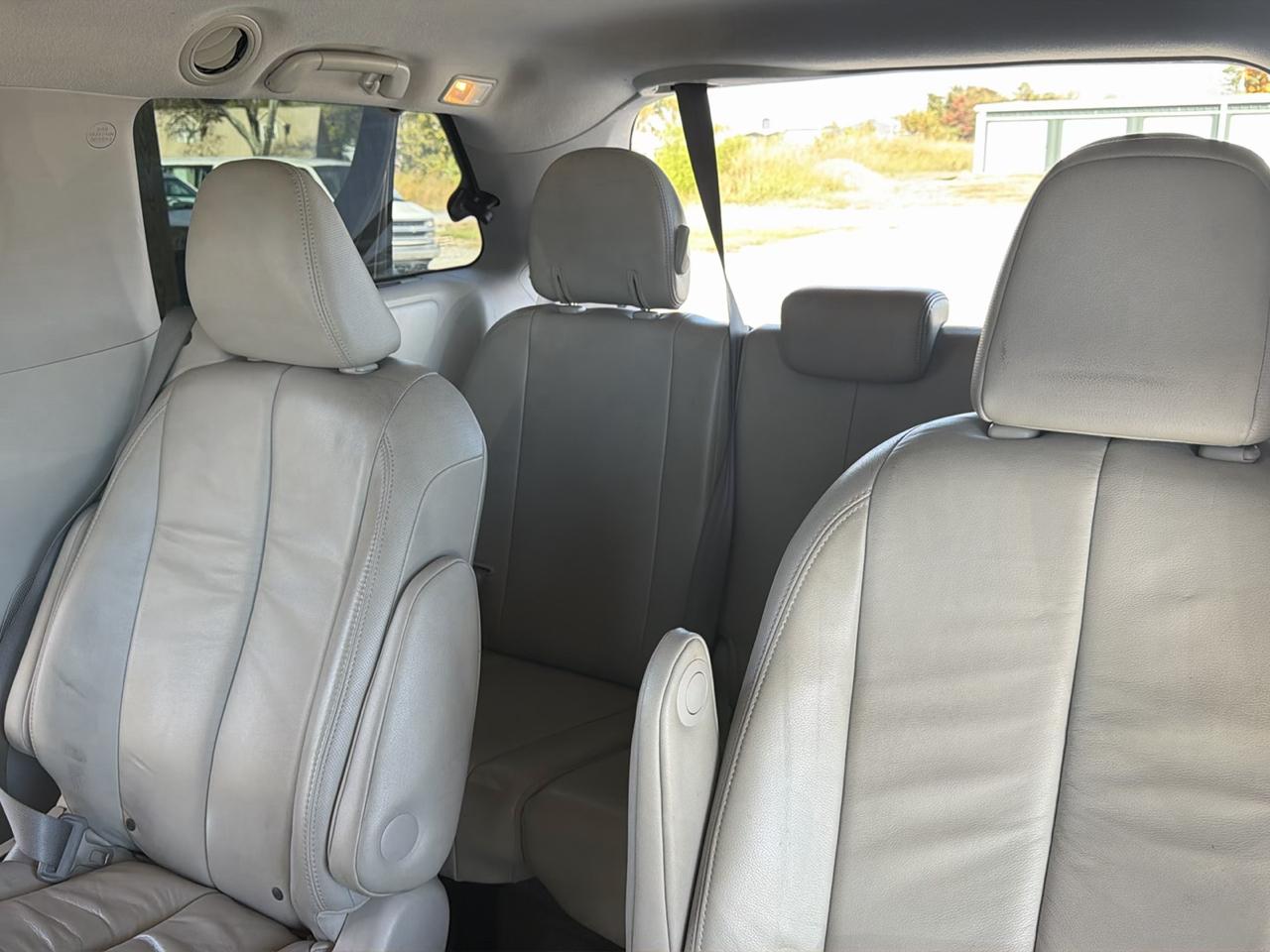 Toyota Sienna 5dr 7-Pass Van V6 Ltd AWD (Natl) 2014