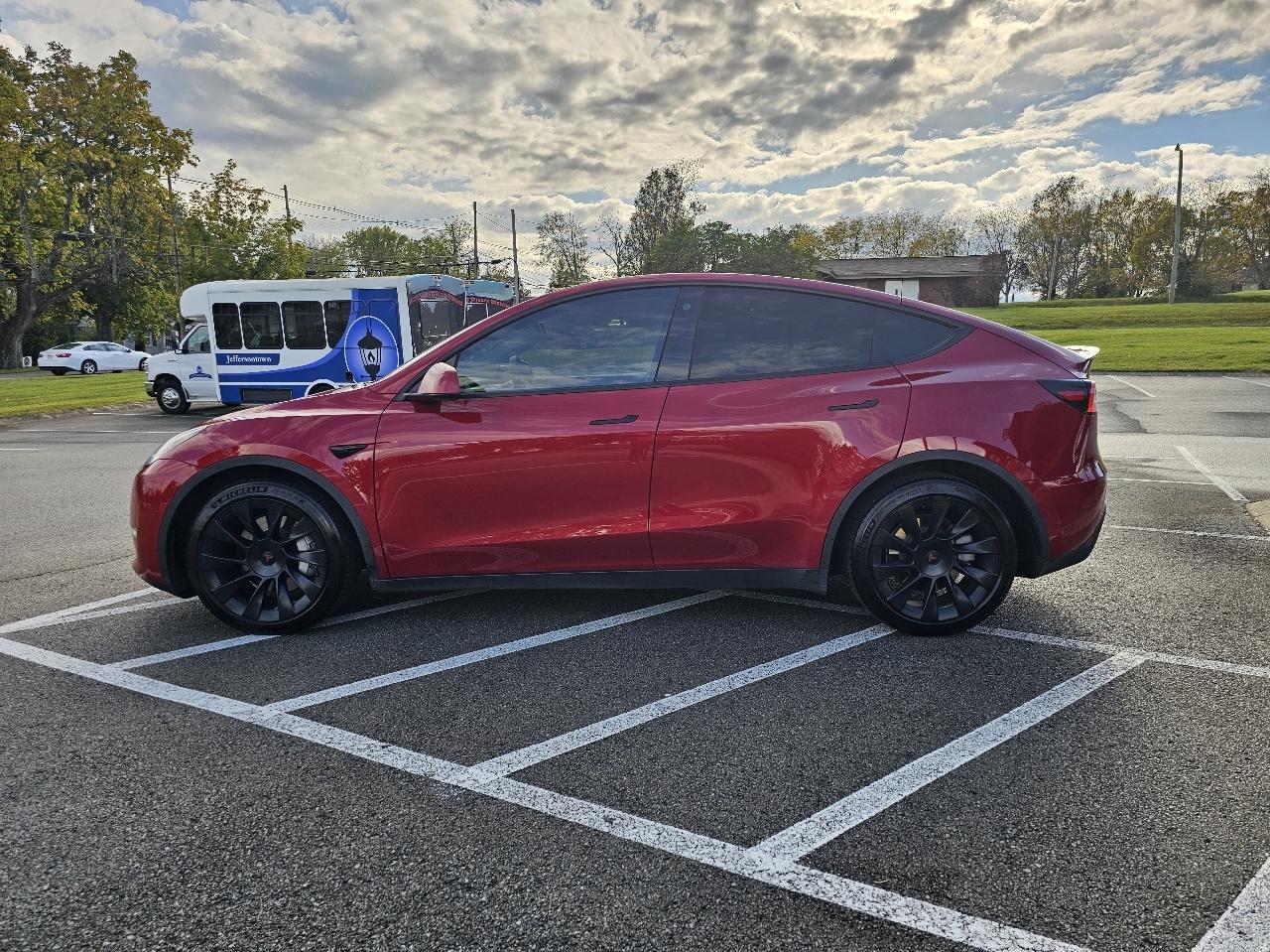 Tesla Model Y  2021
