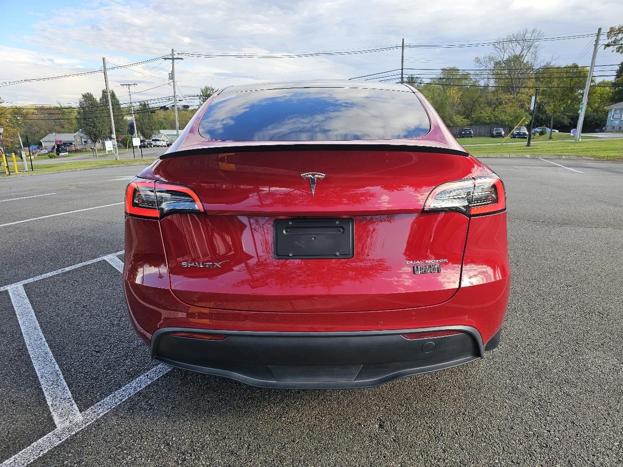 Tesla Model Y  2021