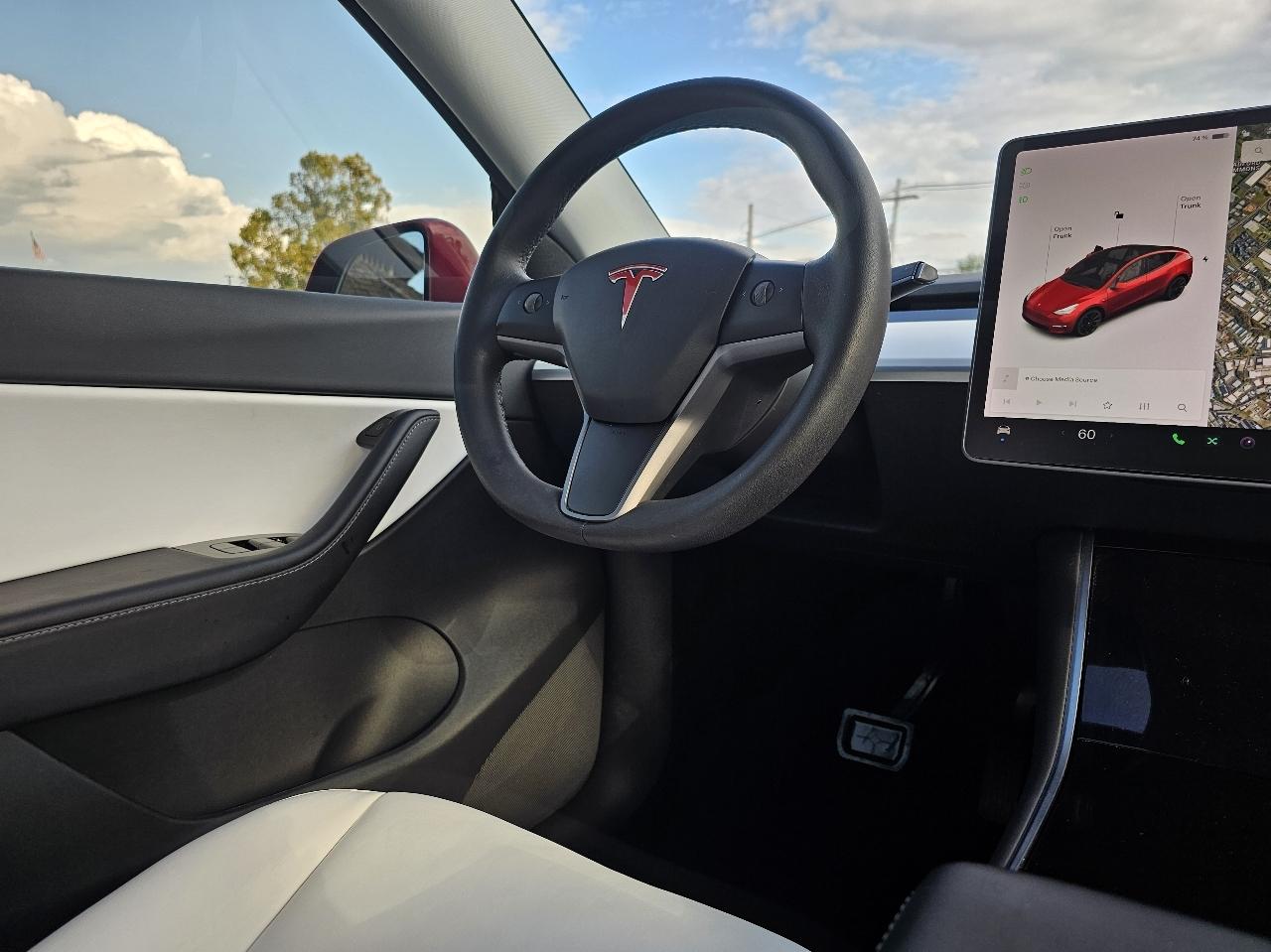 Tesla Model Y  2021