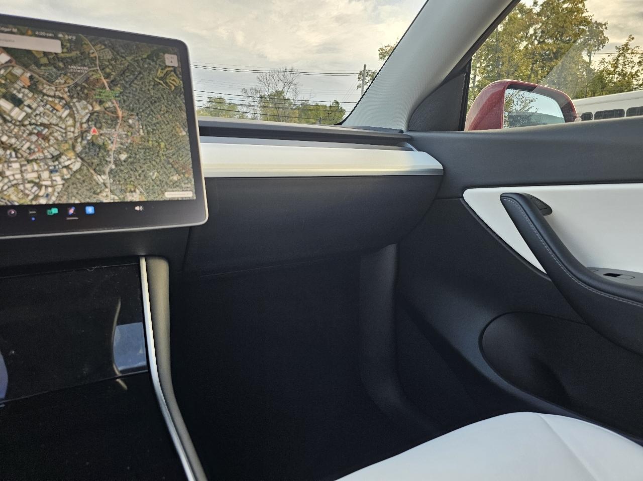 Tesla Model Y  2021