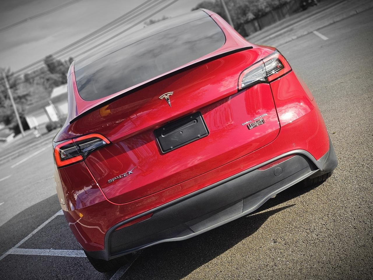 Tesla Model Y  2021