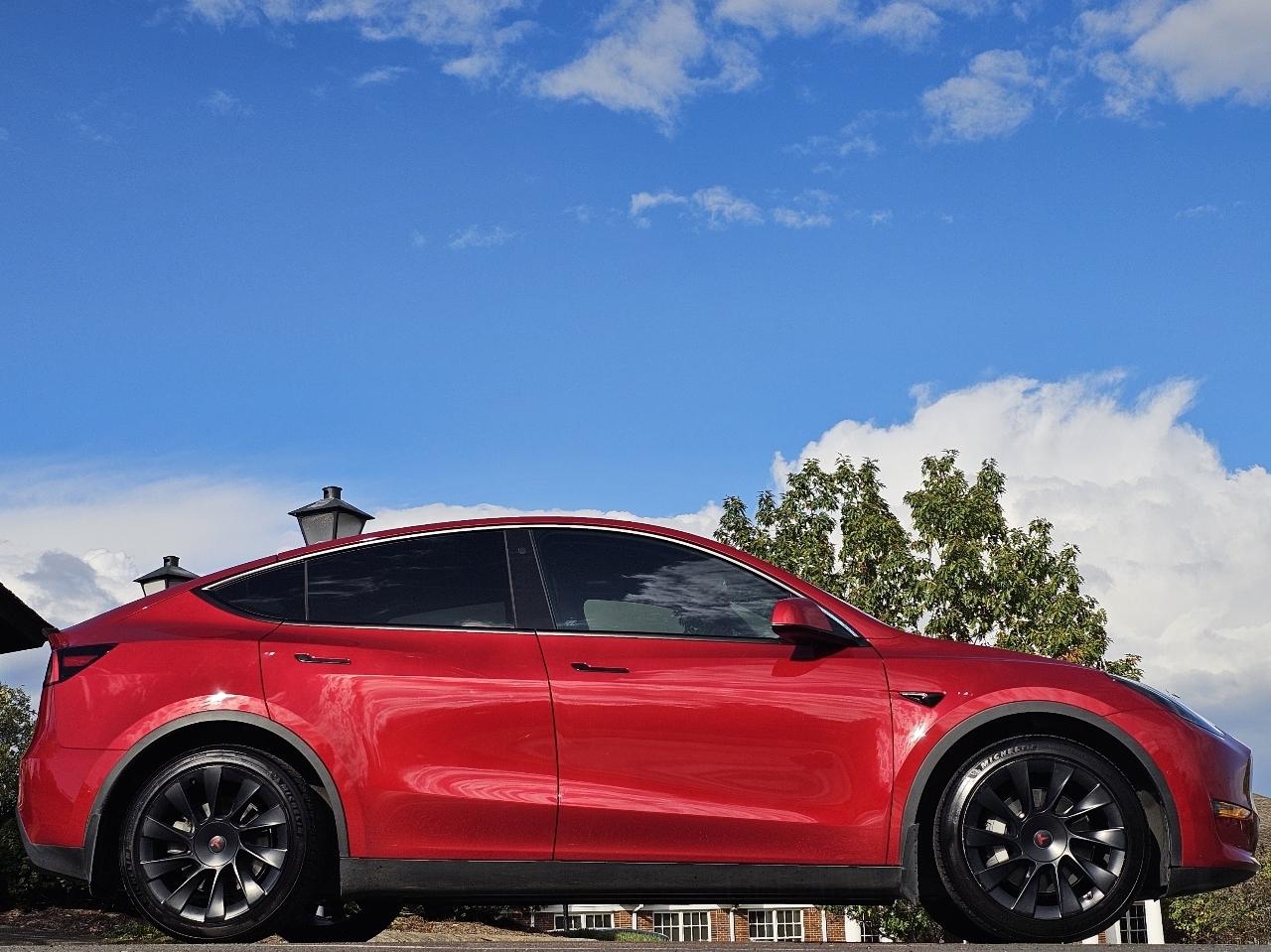 Tesla Model Y  2021