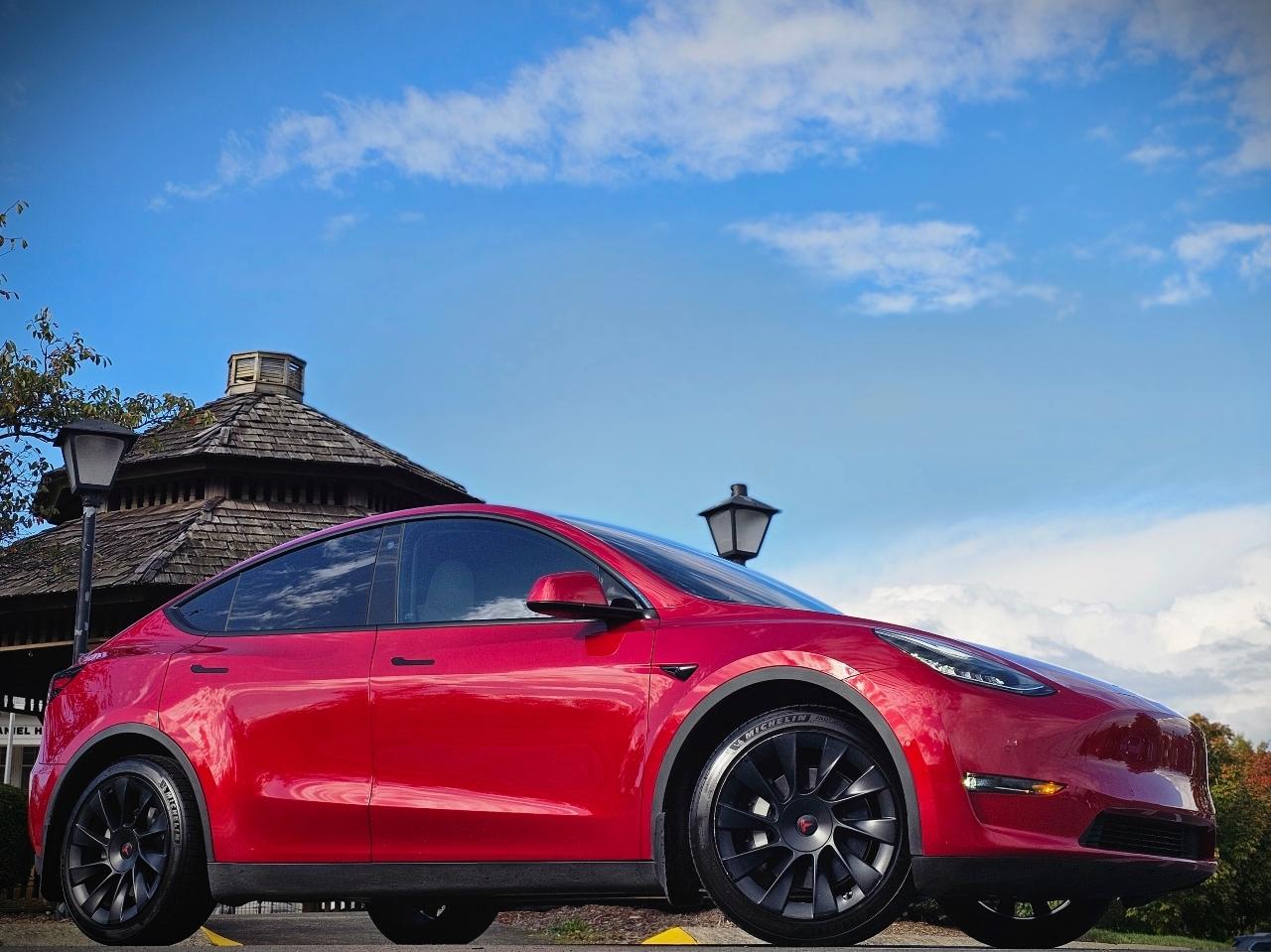 Tesla Model Y  2021