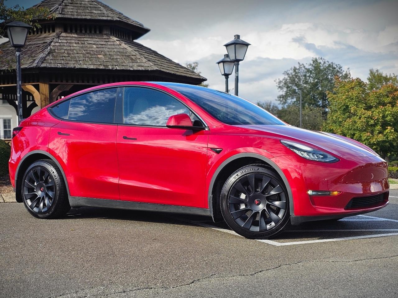 Tesla Model Y  2021