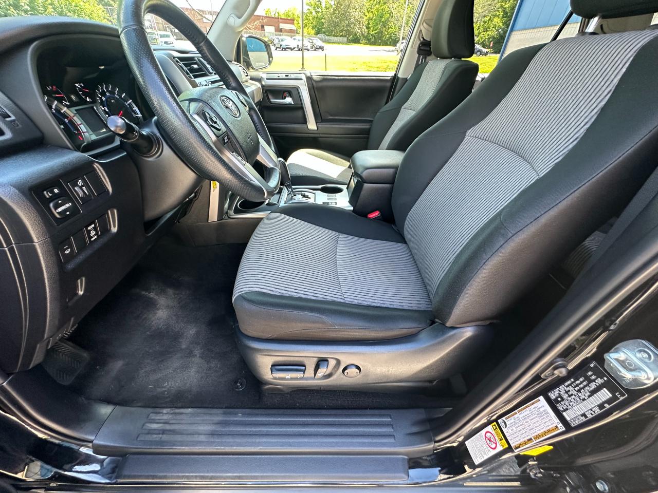 Toyota 4Runner SR5 4WD 2017