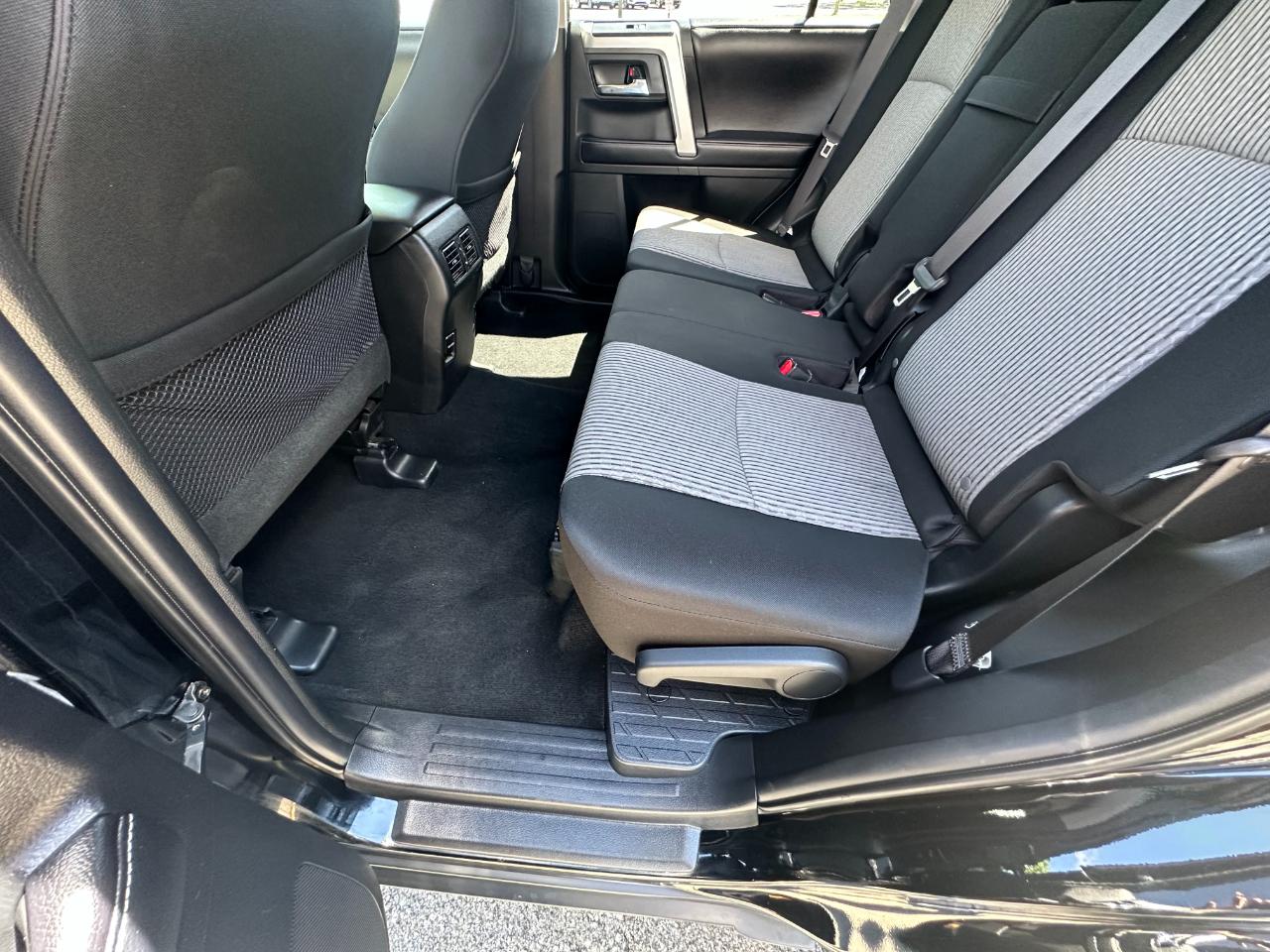 Toyota 4Runner SR5 4WD 2017