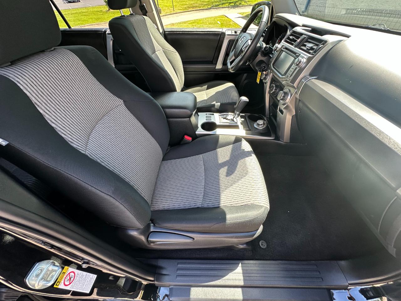 Toyota 4Runner SR5 4WD 2017