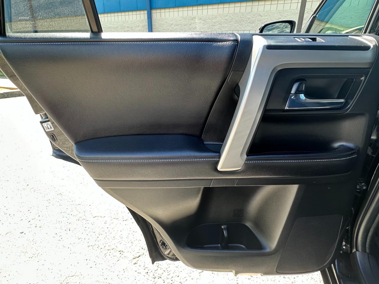 Toyota 4Runner SR5 4WD 2017