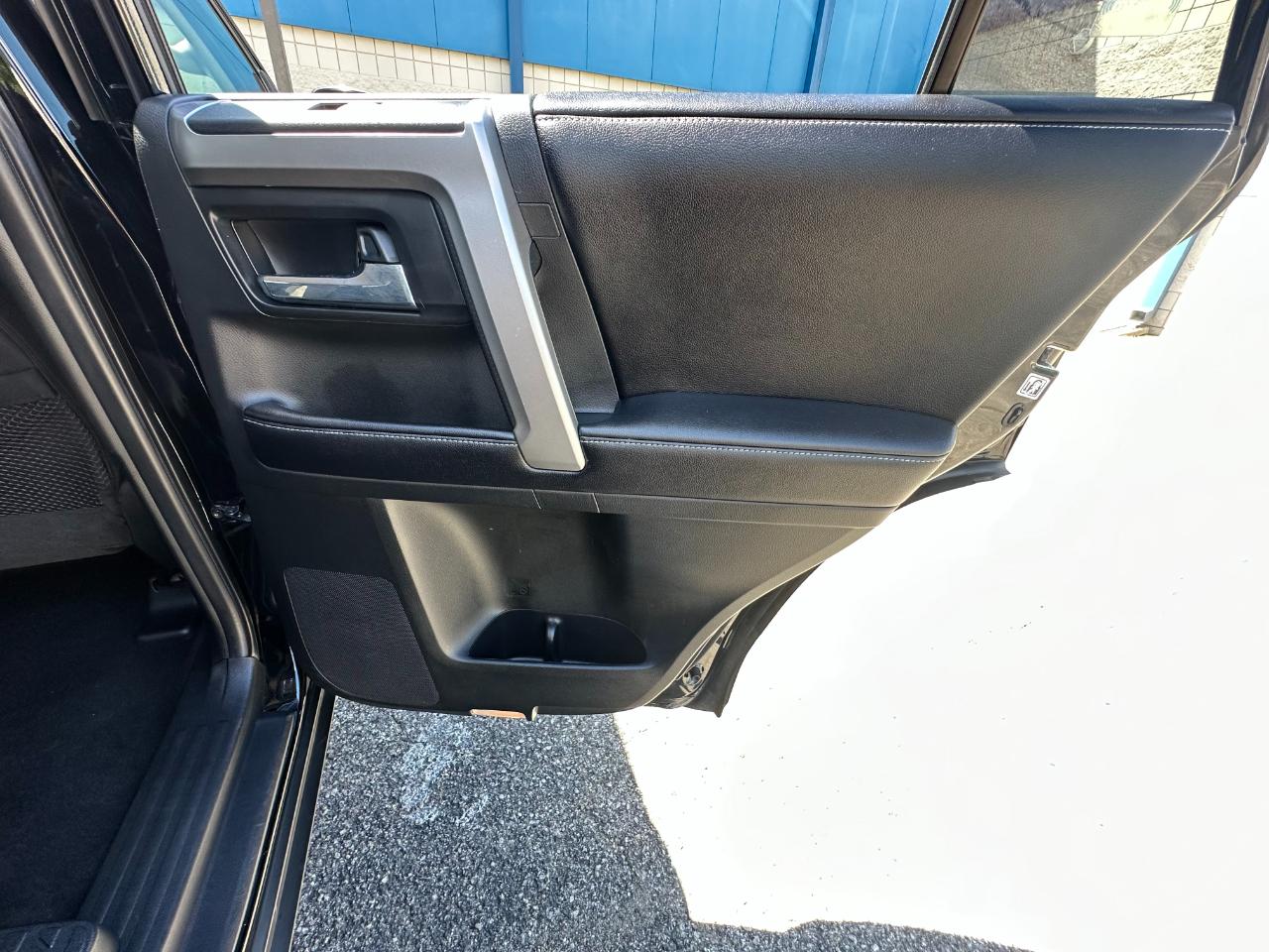 Toyota 4Runner SR5 4WD 2017