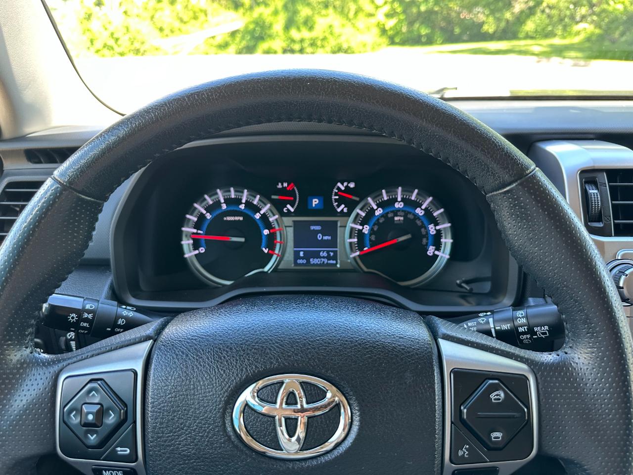 Toyota 4Runner SR5 4WD 2017