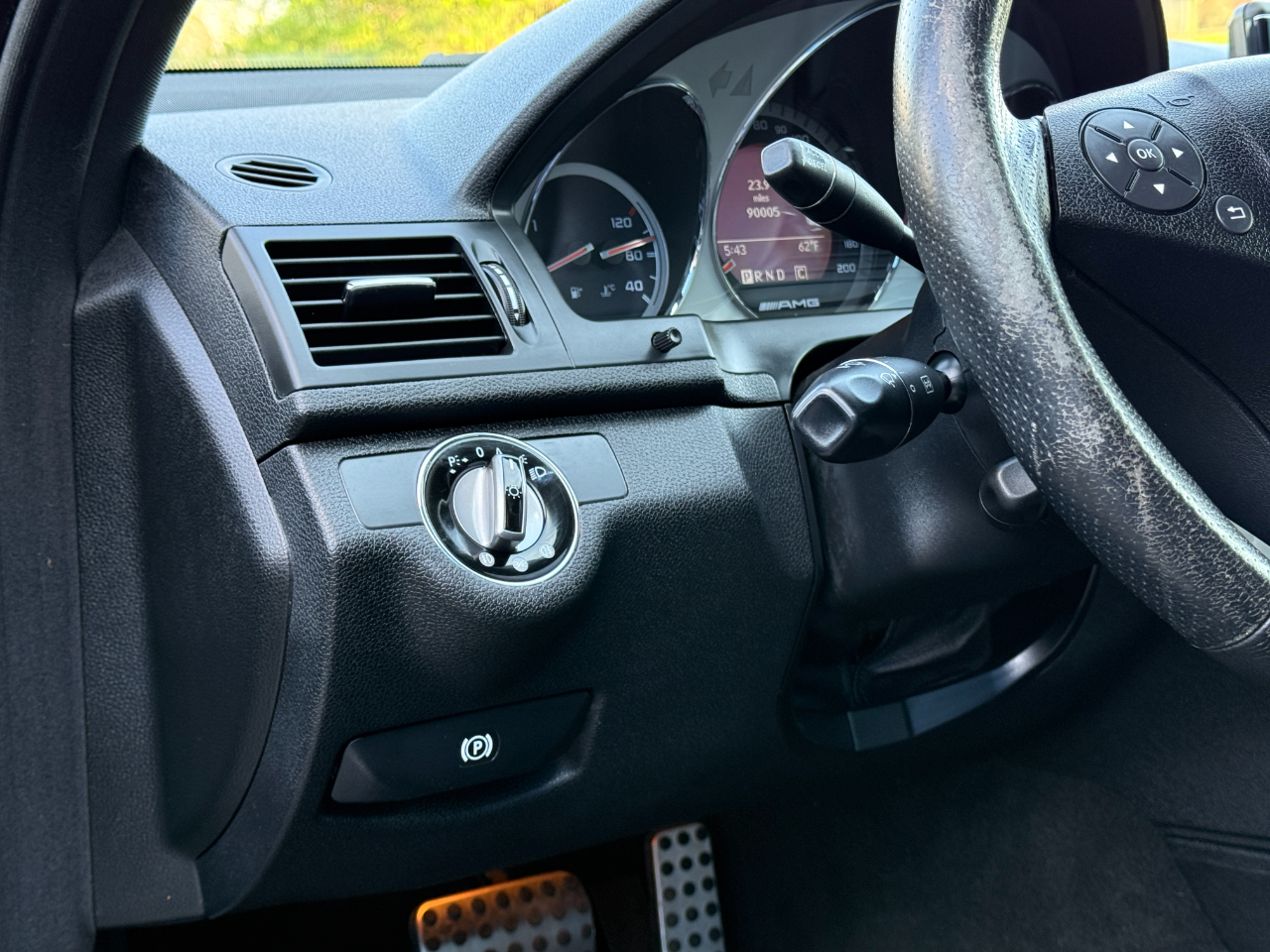 Mercedes-Benz C-Class 4dr Sdn 6.3L AMG RWD 2009