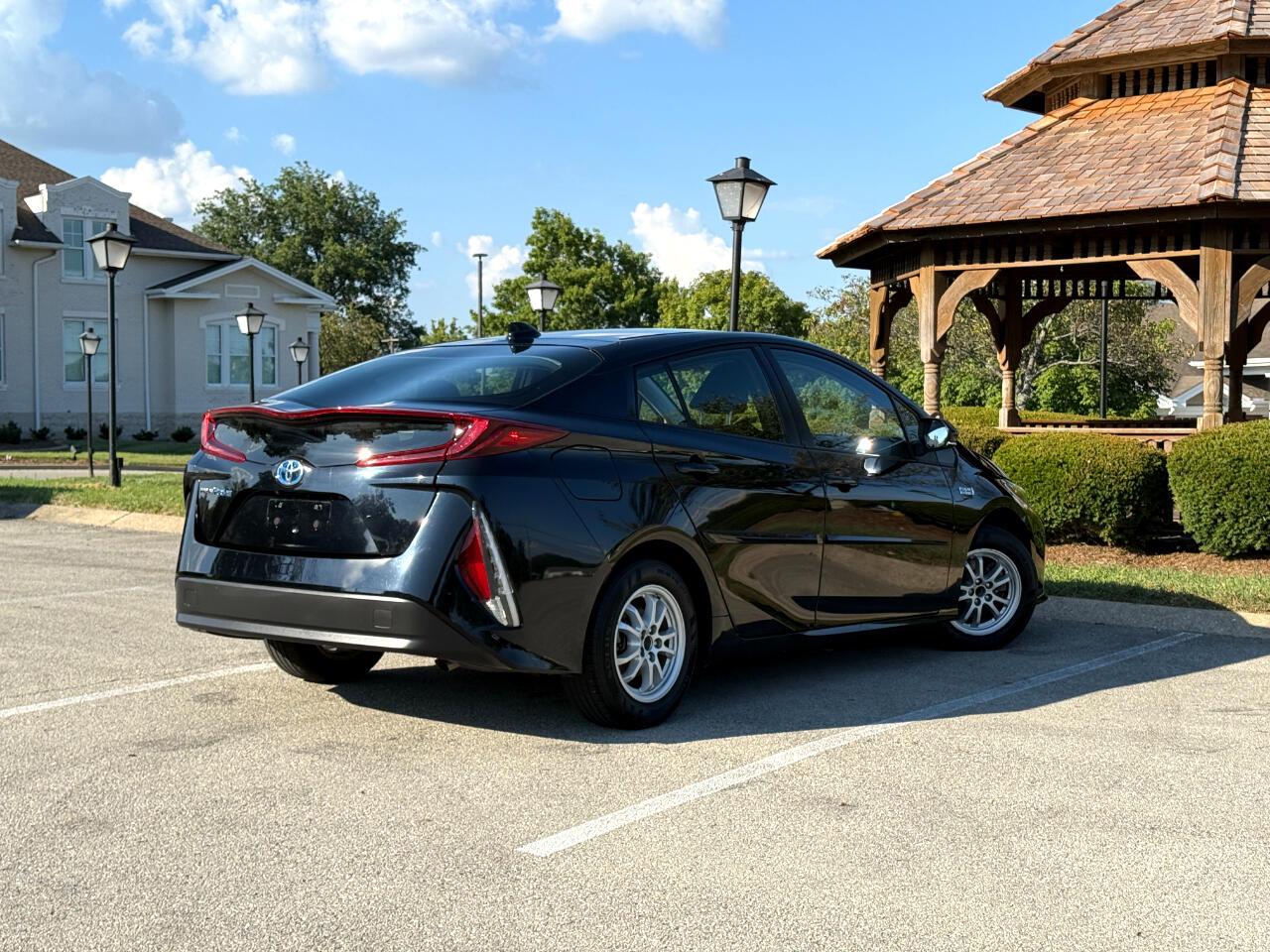 2021 Toyota Prius Prime Limited photo 4