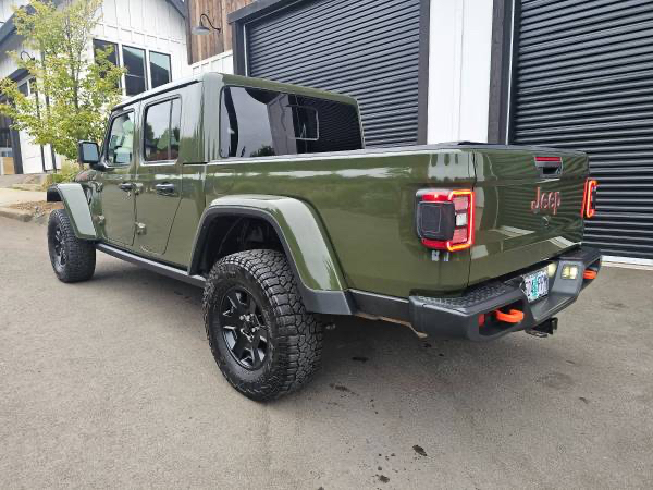 2021 Jeep Gladiator Mojave photo 2