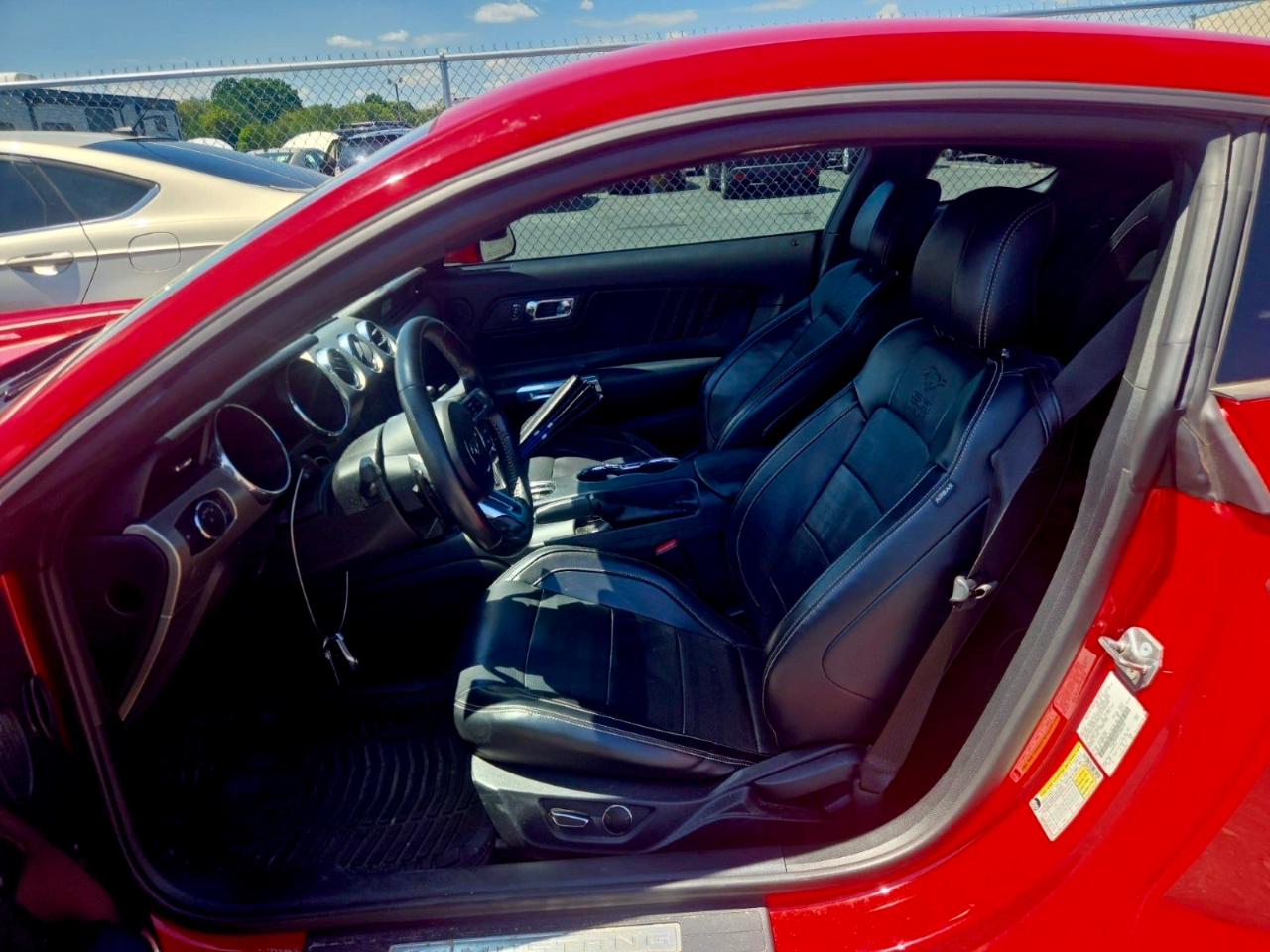 2015 Ford Mustang EcoBoost Premium photo 4