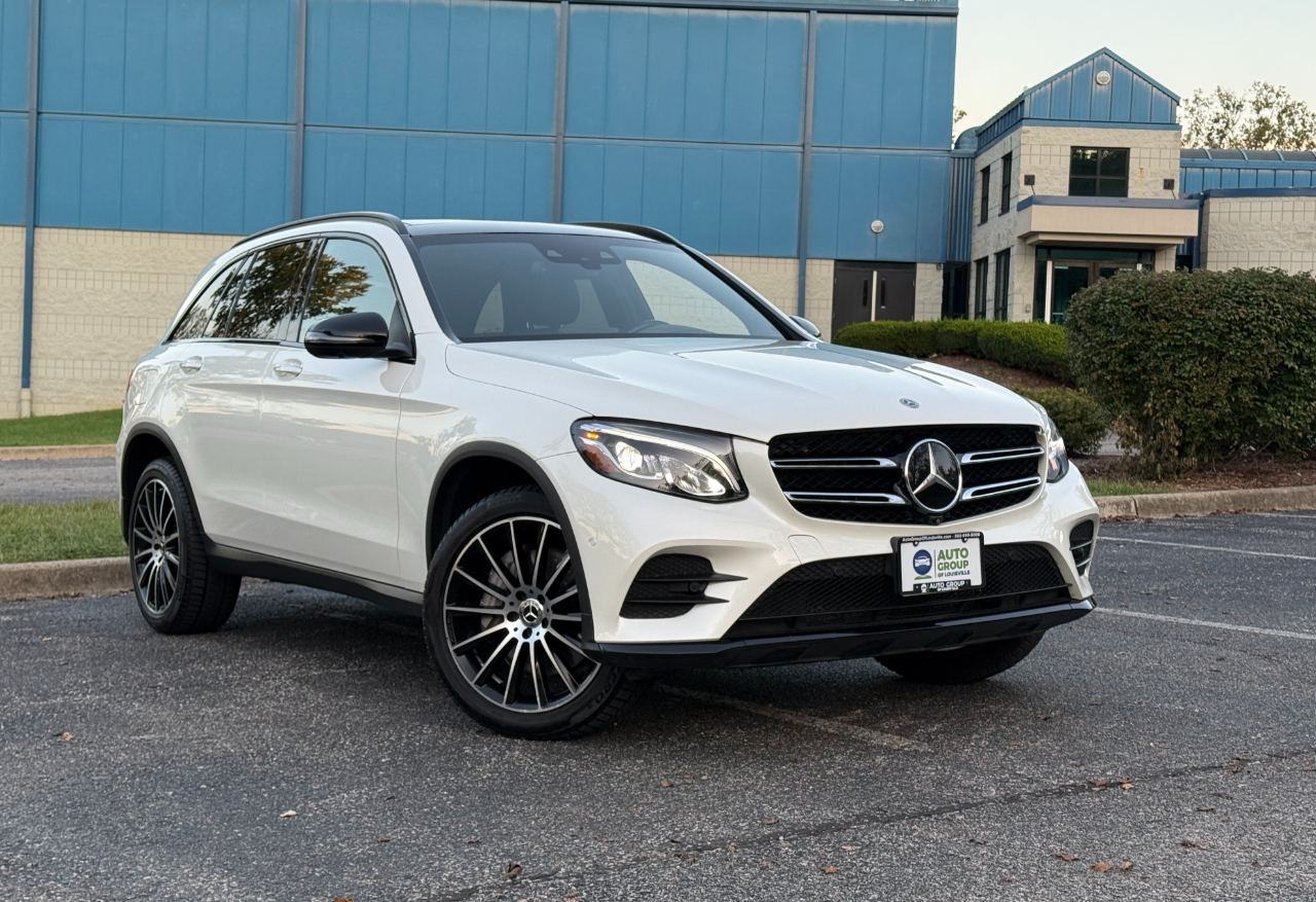 2018 Mercedes Benz GLC 300 4MATIC photo 2