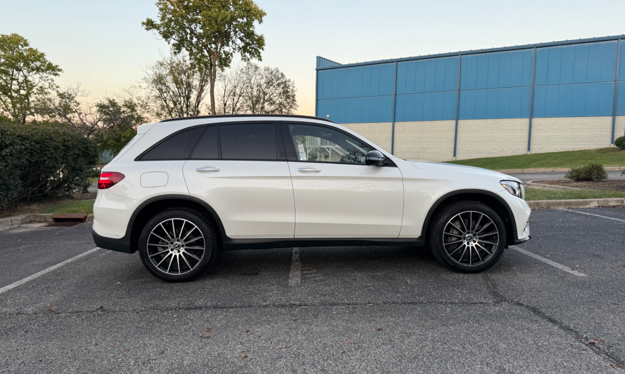 2018 Mercedes Benz GLC 300 4MATIC photo 3