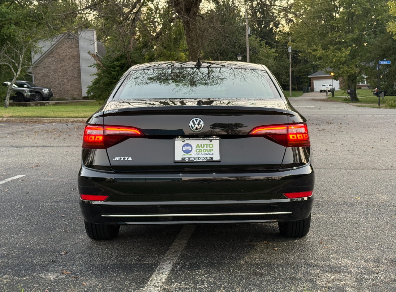 2019 Volkswagen Jetta R-Line photo 4