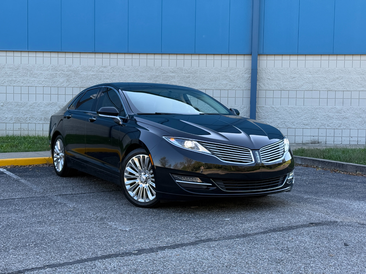 2014 Lincoln MKZ photo 3