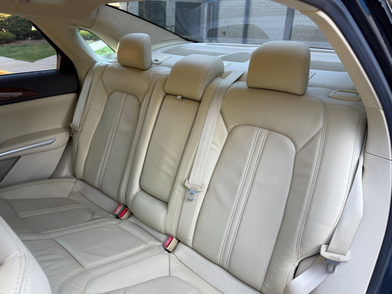 2014 Lincoln MKZ photo 11