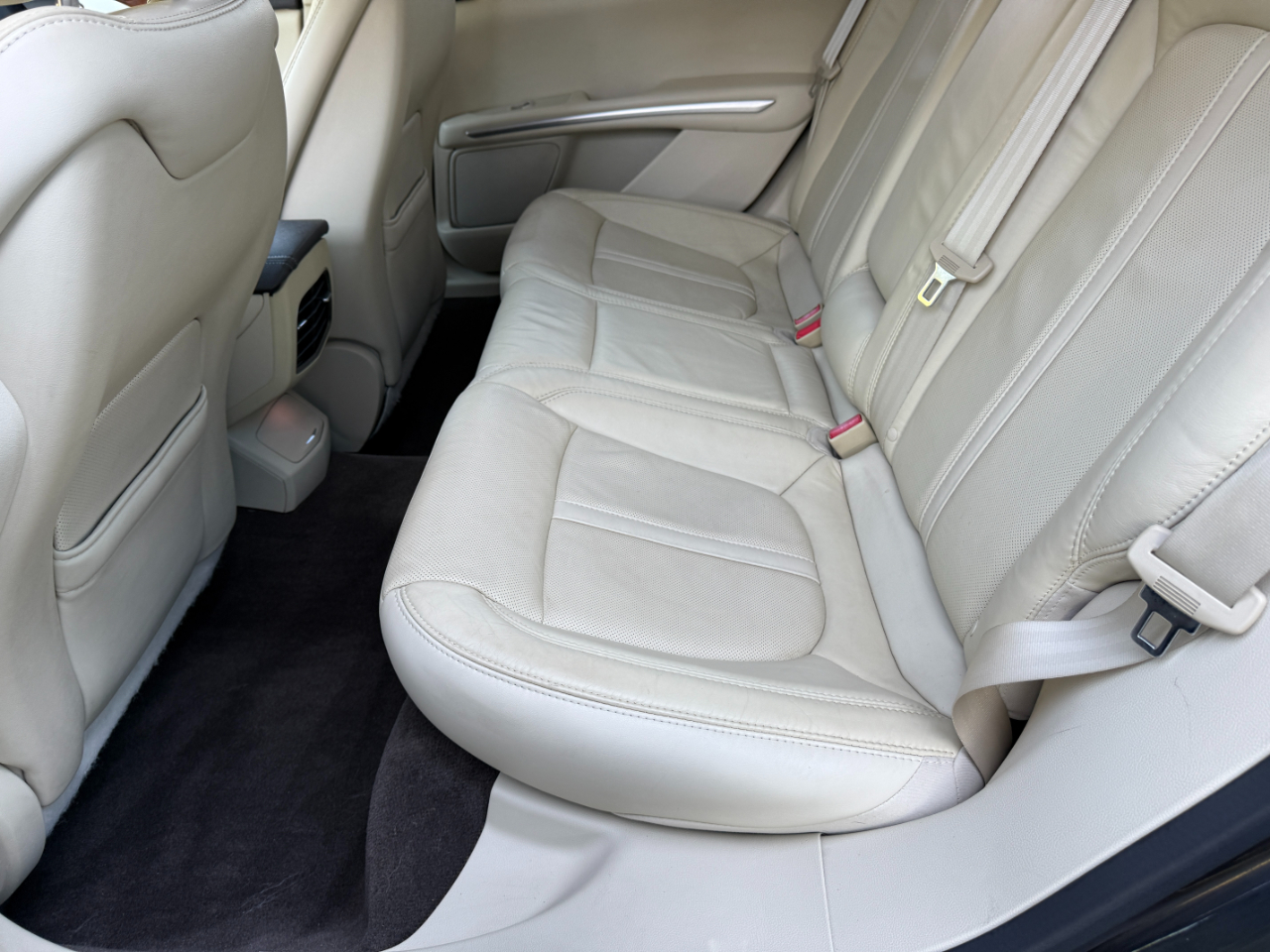 2014 Lincoln MKZ photo 12