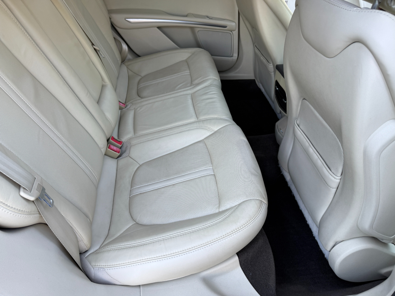 2014 Lincoln MKZ photo 16