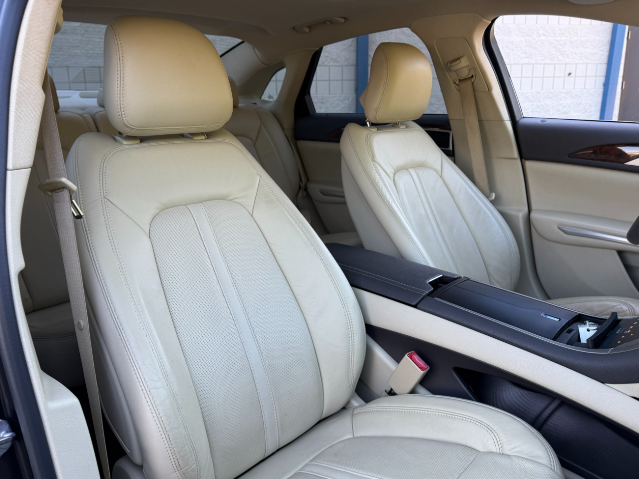 2014 Lincoln MKZ photo 18