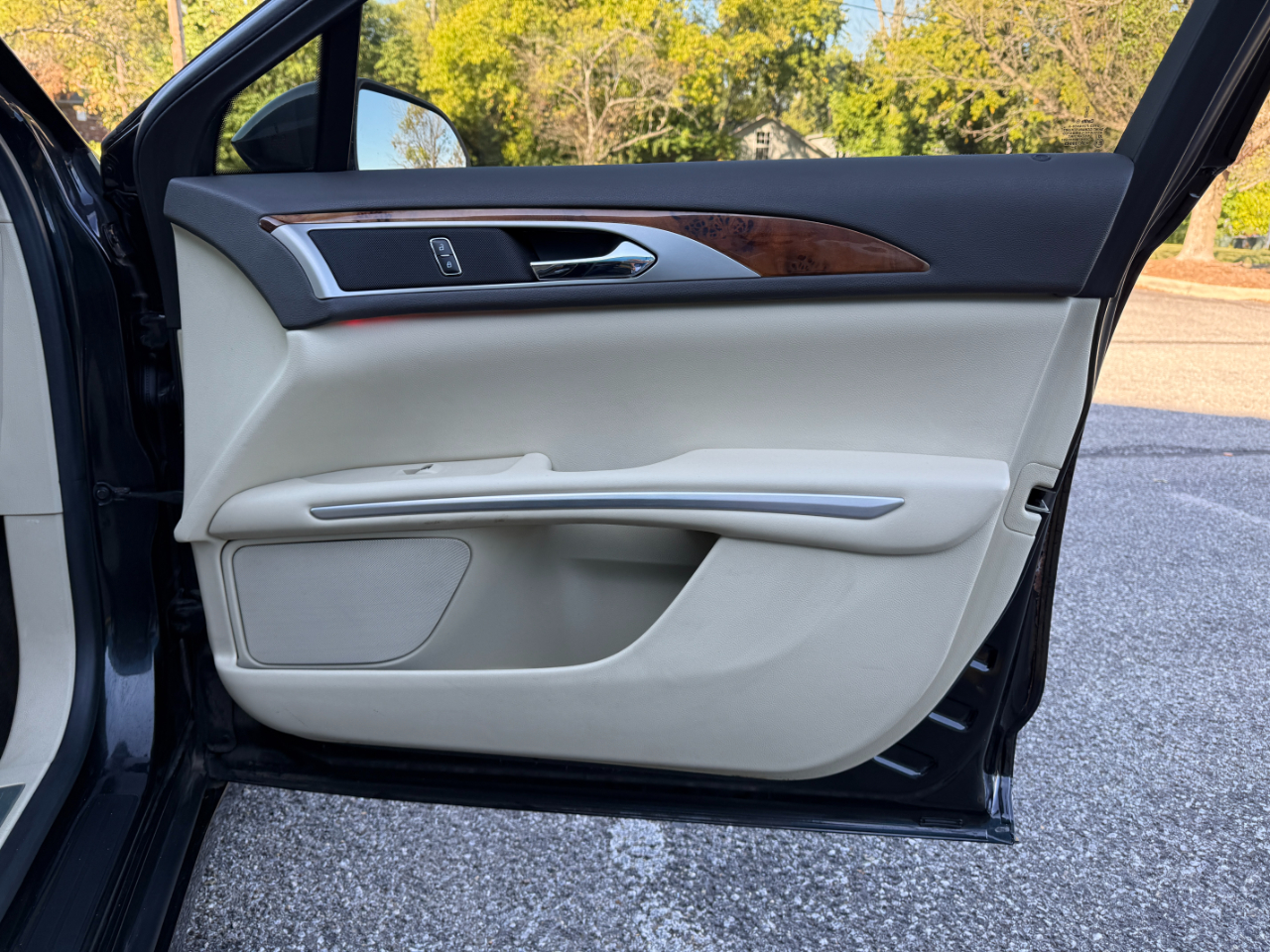 2014 Lincoln MKZ photo 20