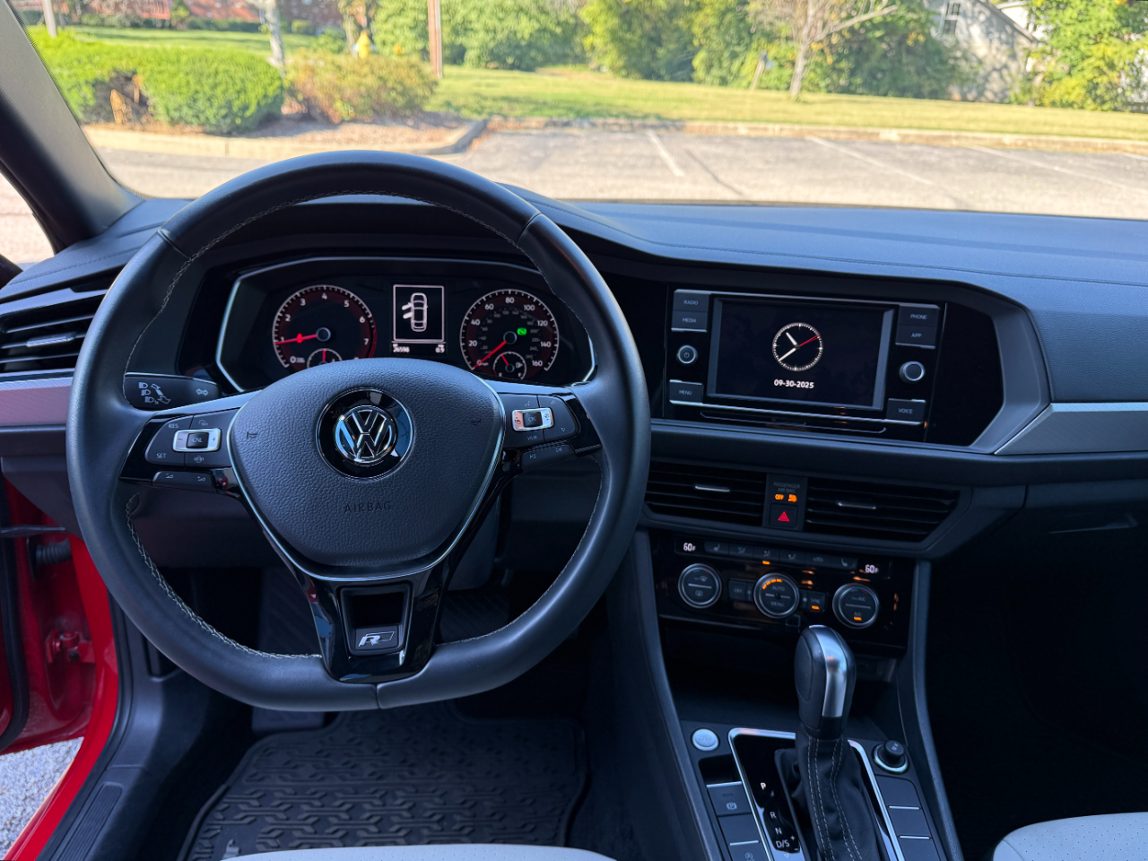 2020 Volkswagen Jetta R-Line photo 5