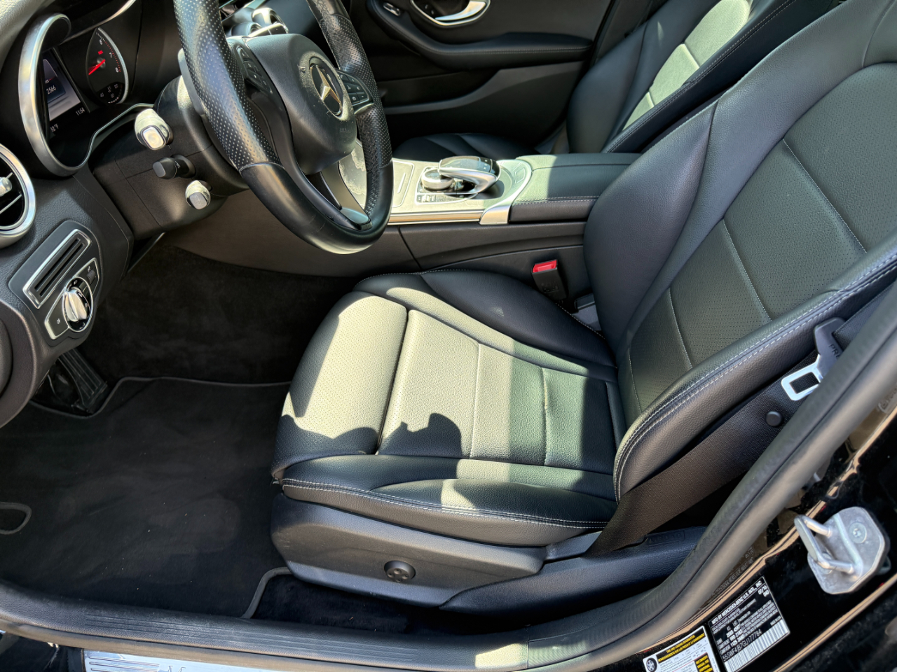 2016 Mercedes Benz C 300 photo 12