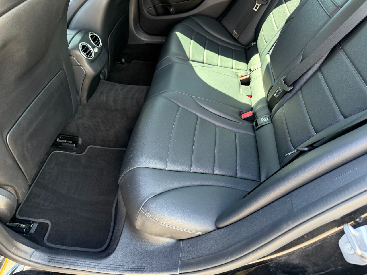 2016 Mercedes Benz C 300 photo 15
