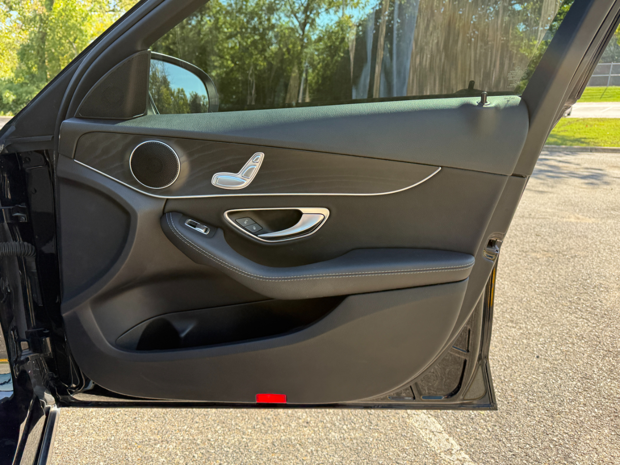 2016 Mercedes Benz C 300 photo 22