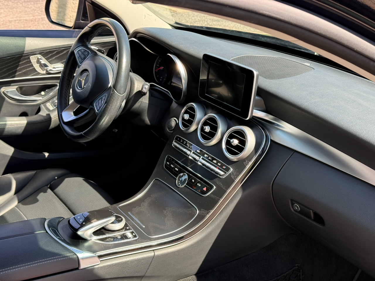 2016 Mercedes Benz C 300 photo 23